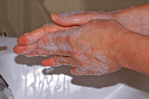 foto af hænder der vaskes